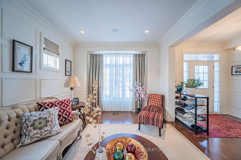 Photo 1 at 33 Earnshaw Drive, Victoria Square, Markham