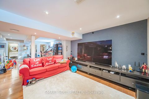 Photo 40 at 33 Earnshaw Drive, Victoria Square, Markham