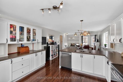 Photo 7 at 22 Dykstra Drive, Holly, Barrie