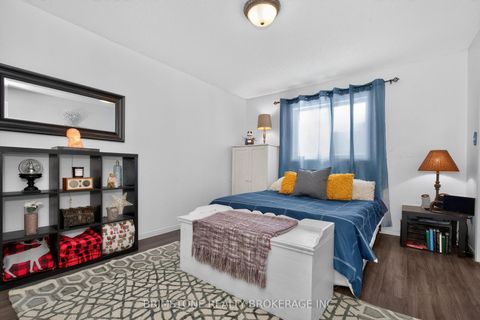 Photo 11 at 22 Dykstra Drive, Holly, Barrie