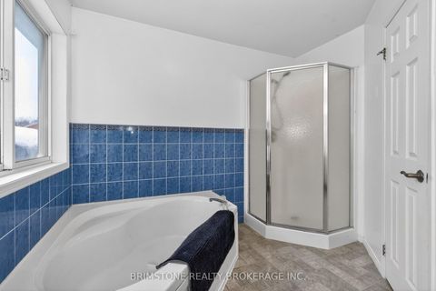 Photo 13 at 22 Dykstra Drive, Holly, Barrie