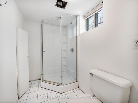 Photo 37 at 27 King High Avenue, Clanton Park, Toronto