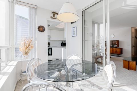 Photo 16 at 1401 - 7 Bishop Avenue, Newtonbrook East, Toronto