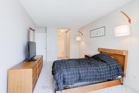 Photo 19 at 1401 - 7 Bishop Avenue, Newtonbrook East, Toronto