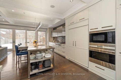 Photo 18 at 196 Inglewood Drive, Moore Park, Toronto