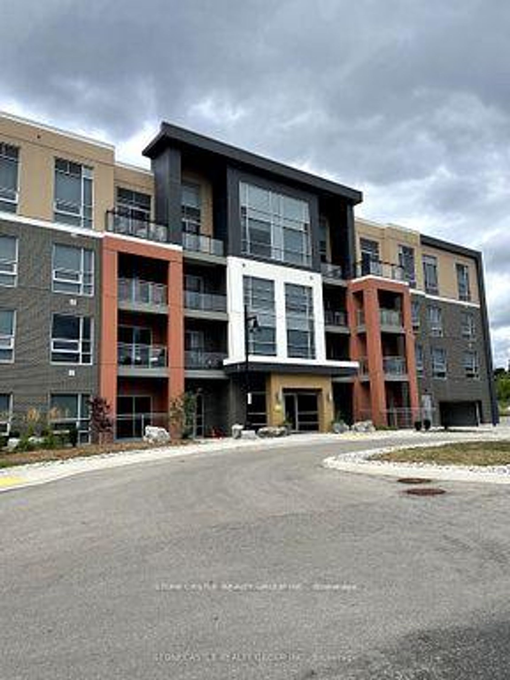 323 - 4040 Upper Middle Road, Tansley, Burlington 