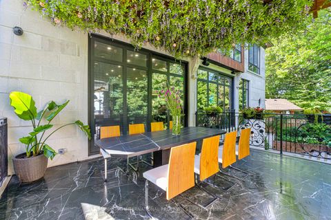 Photo 11 at 10 Hillavon Drive, Rosethorn, Toronto