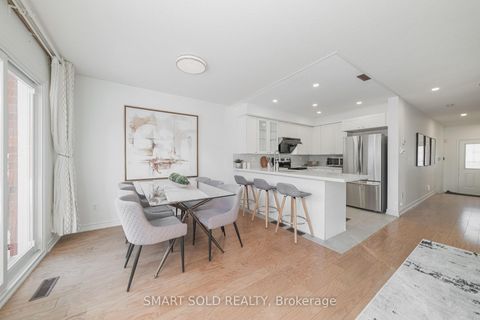 Photo 3 at 29 Breezeway Crescent, Rouge Woods, Richmond Hill