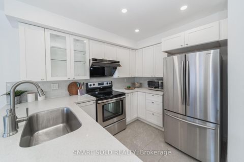 Photo 8 at 29 Breezeway Crescent, Rouge Woods, Richmond Hill