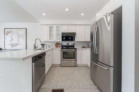 Photo 9 at 29 Breezeway Crescent, Rouge Woods, Richmond Hill