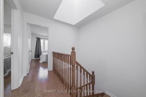 Photo 13 at 29 Breezeway Crescent, Rouge Woods, Richmond Hill