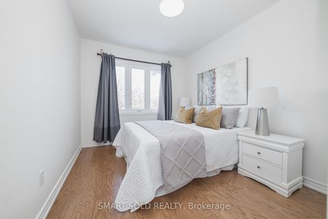 Photo 19 at 29 Breezeway Crescent, Rouge Woods, Richmond Hill