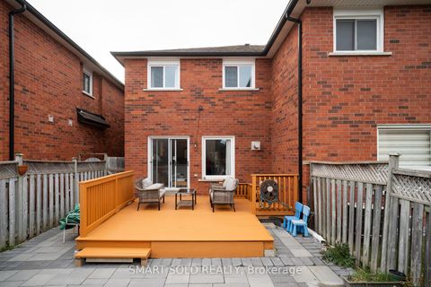 Photo 26 at 29 Breezeway Crescent, Rouge Woods, Richmond Hill