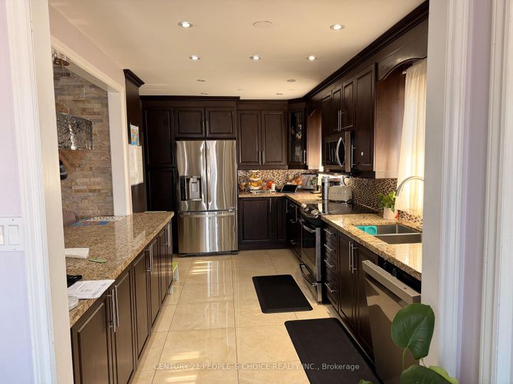 Photo 3 at 46 Abell Drive, Madoc, Brampton