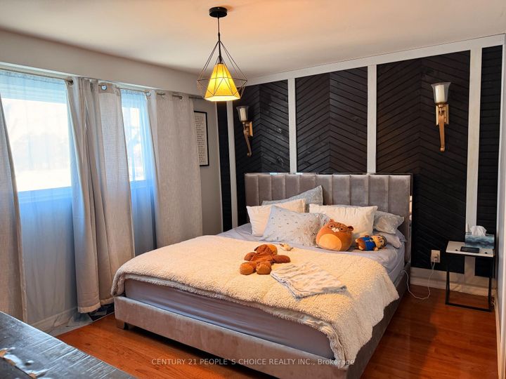 Photo 8 at 46 Abell Drive, Madoc, Brampton