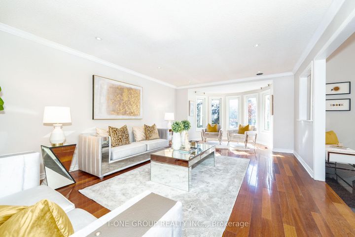 Photo 7 at 382 Elgin Mills Road W, Westbrook, Richmond Hill