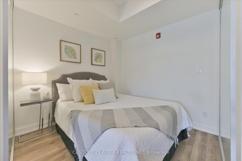 Photo 10 at 111 - 2100 Bridletowne Circle, L'Amoreaux, Toronto