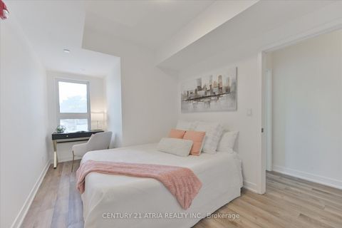 Photo 13 at 111 - 2100 Bridletowne Circle, L'Amoreaux, Toronto