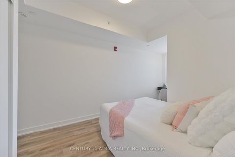 Photo 14 at 111 - 2100 Bridletowne Circle, L'Amoreaux, Toronto