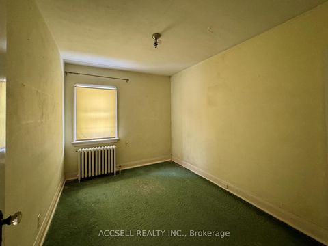 Photo 8 at 142 Glenwood Crescent, Parkview, Toronto