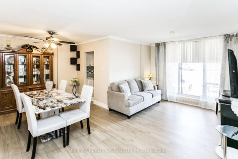 Photo 11 at 206 - 1615 Bloor Street E, Applewood, Mississauga