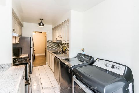 Photo 17 at 206 - 1615 Bloor Street E, Applewood, Mississauga