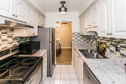 Photo 18 at 206 - 1615 Bloor Street E, Applewood, Mississauga