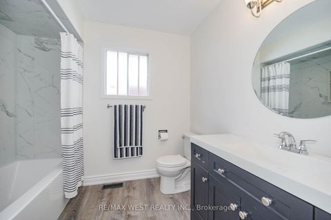 Photo 15 at 43 Summitcrest Drive, Devonsleigh, Richmond Hill