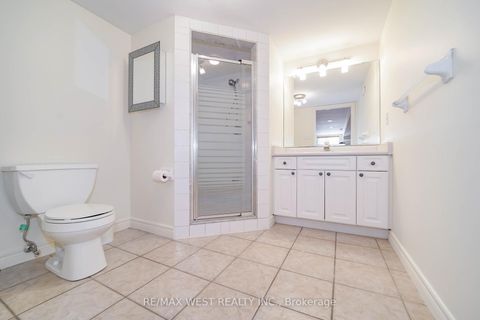 Photo 22 at 43 Summitcrest Drive, Devonsleigh, Richmond Hill