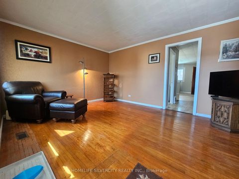 Photo 3 at 3067 Churchill Avenue, Malton, Mississauga