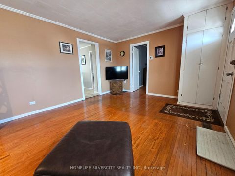 Photo 6 at 3067 Churchill Avenue, Malton, Mississauga