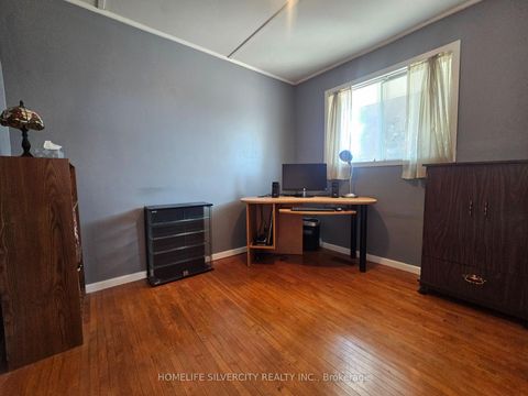 Photo 10 at 3067 Churchill Avenue, Malton, Mississauga