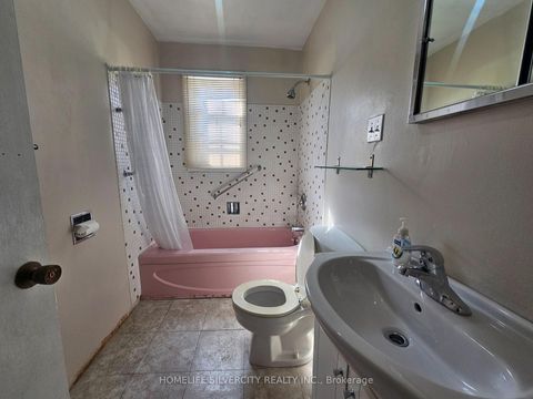 Photo 13 at 3067 Churchill Avenue, Malton, Mississauga