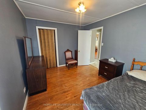 Photo 14 at 3067 Churchill Avenue, Malton, Mississauga