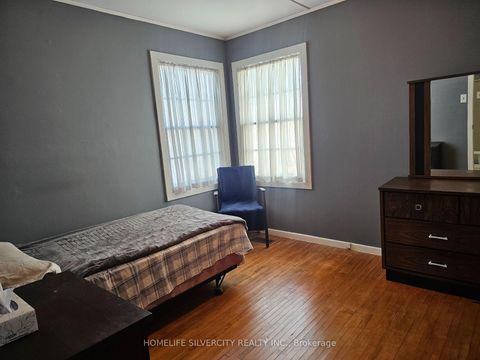 Photo 16 at 3067 Churchill Avenue, Malton, Mississauga