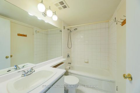 Photo 11 at 525 - 3 Greystone Walk Drive, Kennedy Park, Toronto