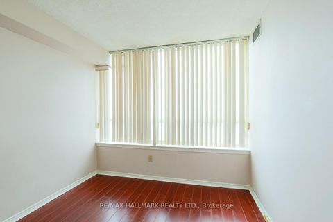 Photo 12 at 525 - 3 Greystone Walk Drive, Kennedy Park, Toronto