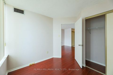 Photo 13 at 525 - 3 Greystone Walk Drive, Kennedy Park, Toronto