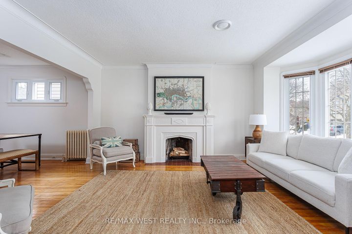 Photo 3 at 3 Glenroy Avenue, Queensway, Toronto