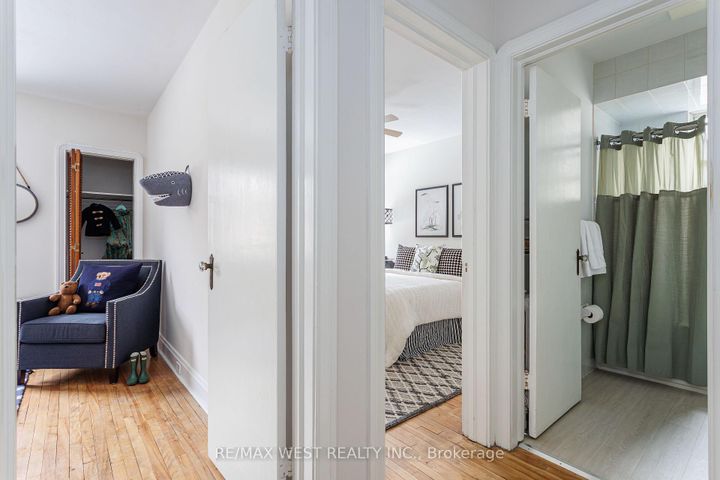 Photo 14 at 3 Glenroy Avenue, Queensway, Toronto