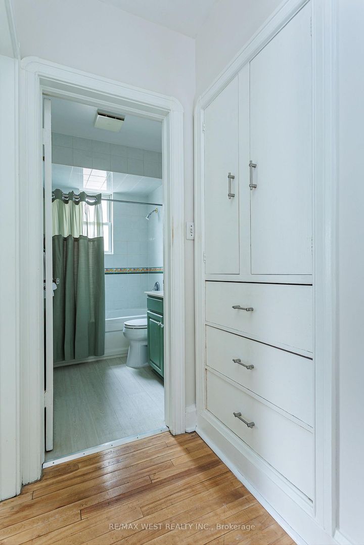 Photo 15 at 3 Glenroy Avenue, Queensway, Toronto