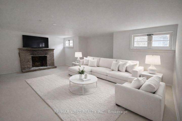 Photo 16 at 3 Glenroy Avenue, Queensway, Toronto