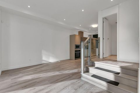 Photo 3 at 9 Gloucester Street, Yonge Corridor, Toronto