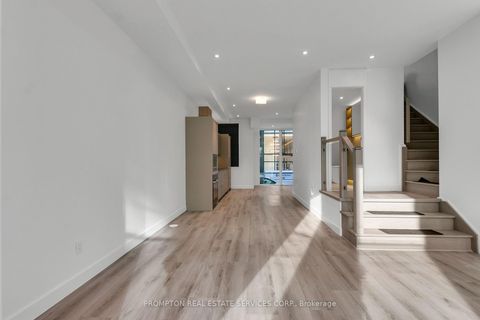 Photo 5 at 9 Gloucester Street, Yonge Corridor, Toronto