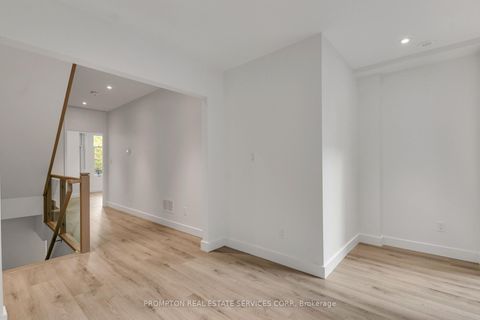 Photo 13 at 9 Gloucester Street, Yonge Corridor, Toronto