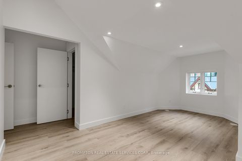 Photo 25 at 9 Gloucester Street, Yonge Corridor, Toronto