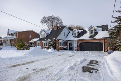 Photo 2 at 18 Concession Street W, Bowmanville, Clarington
