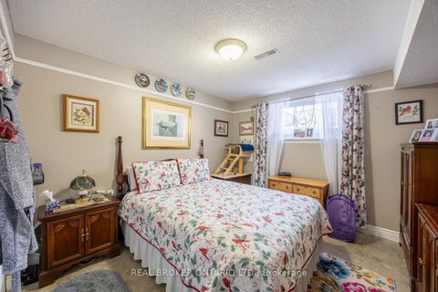 Photo 44 at 18 Concession Street W, Bowmanville, Clarington