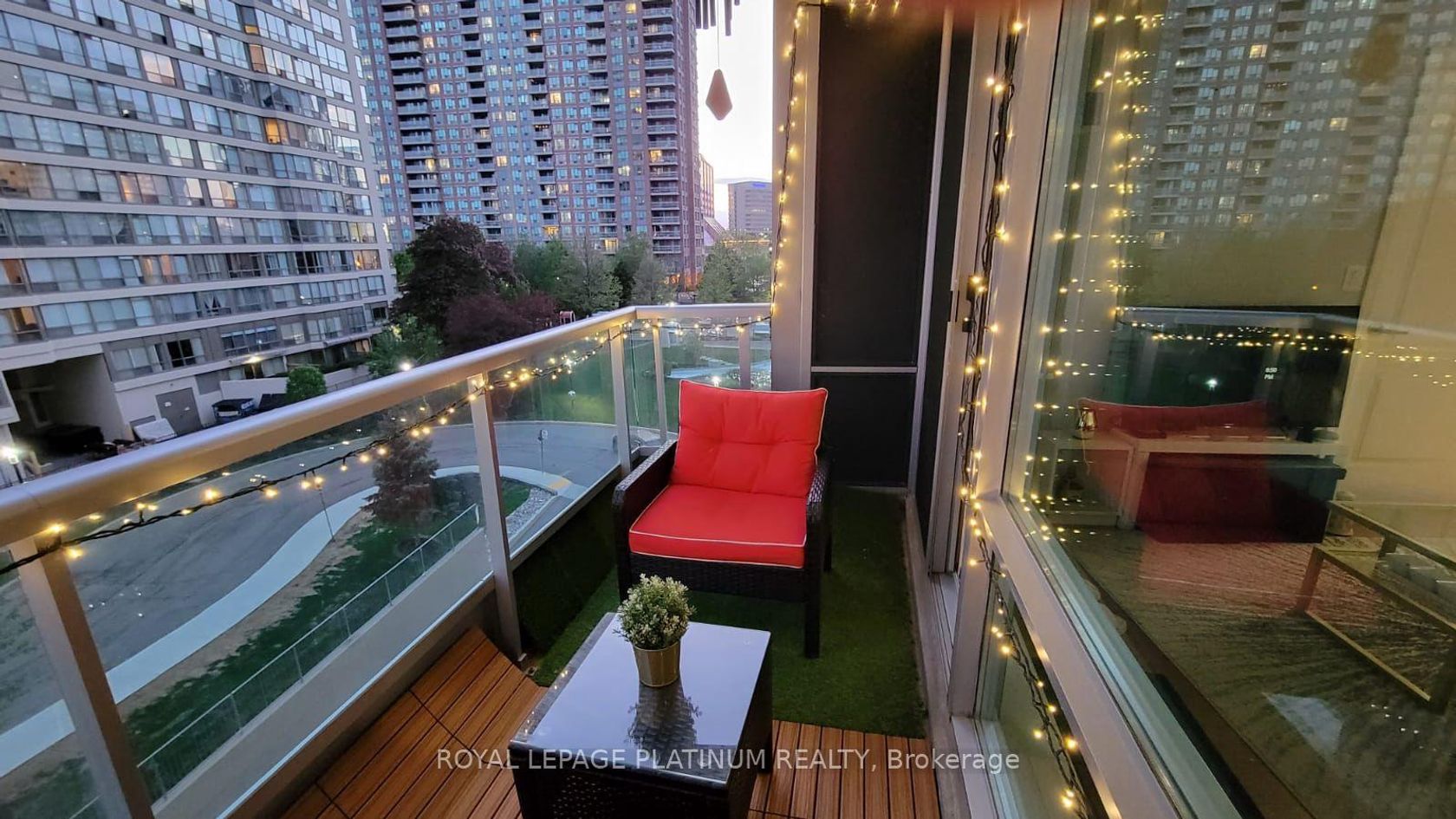 405 - 33 Elm Drive W, City Centre, Mississauga 