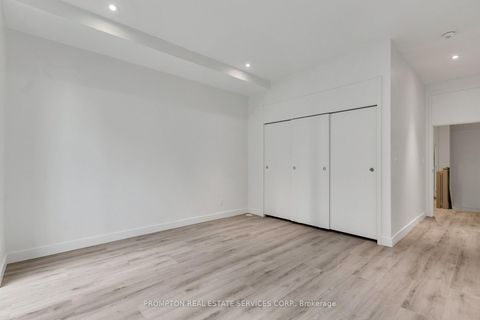 Photo 22 at 11 Gloucester Street, Yonge Corridor, Toronto